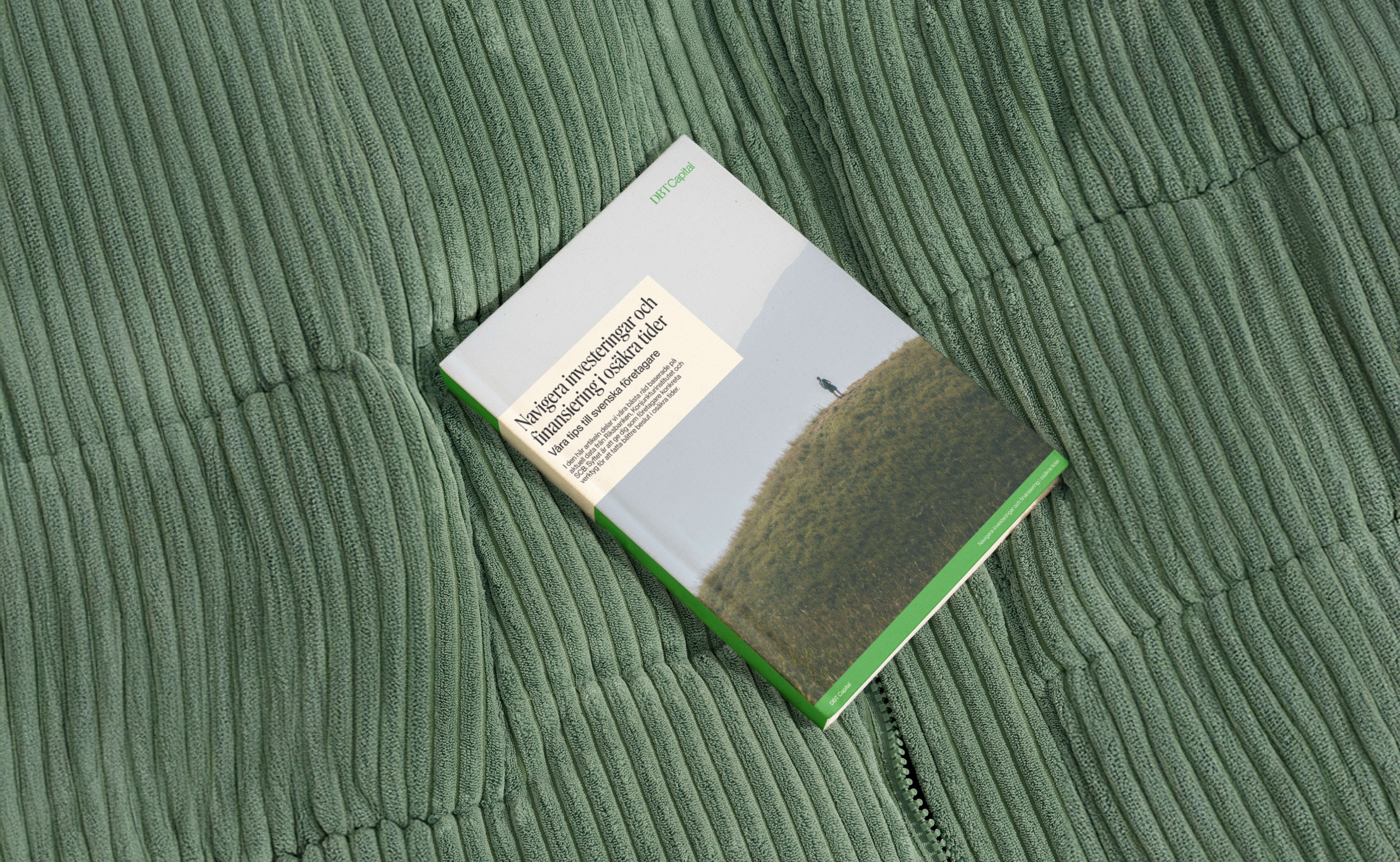 Whitepaper mockup wide